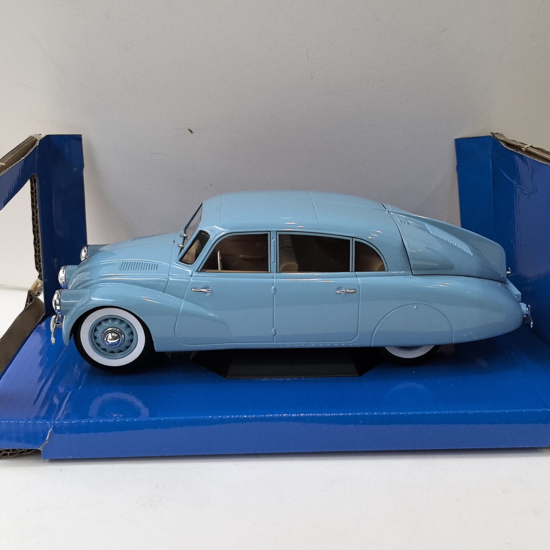 Модель автомобиля MCG Diecast  – обзор и цена Vintage Collection